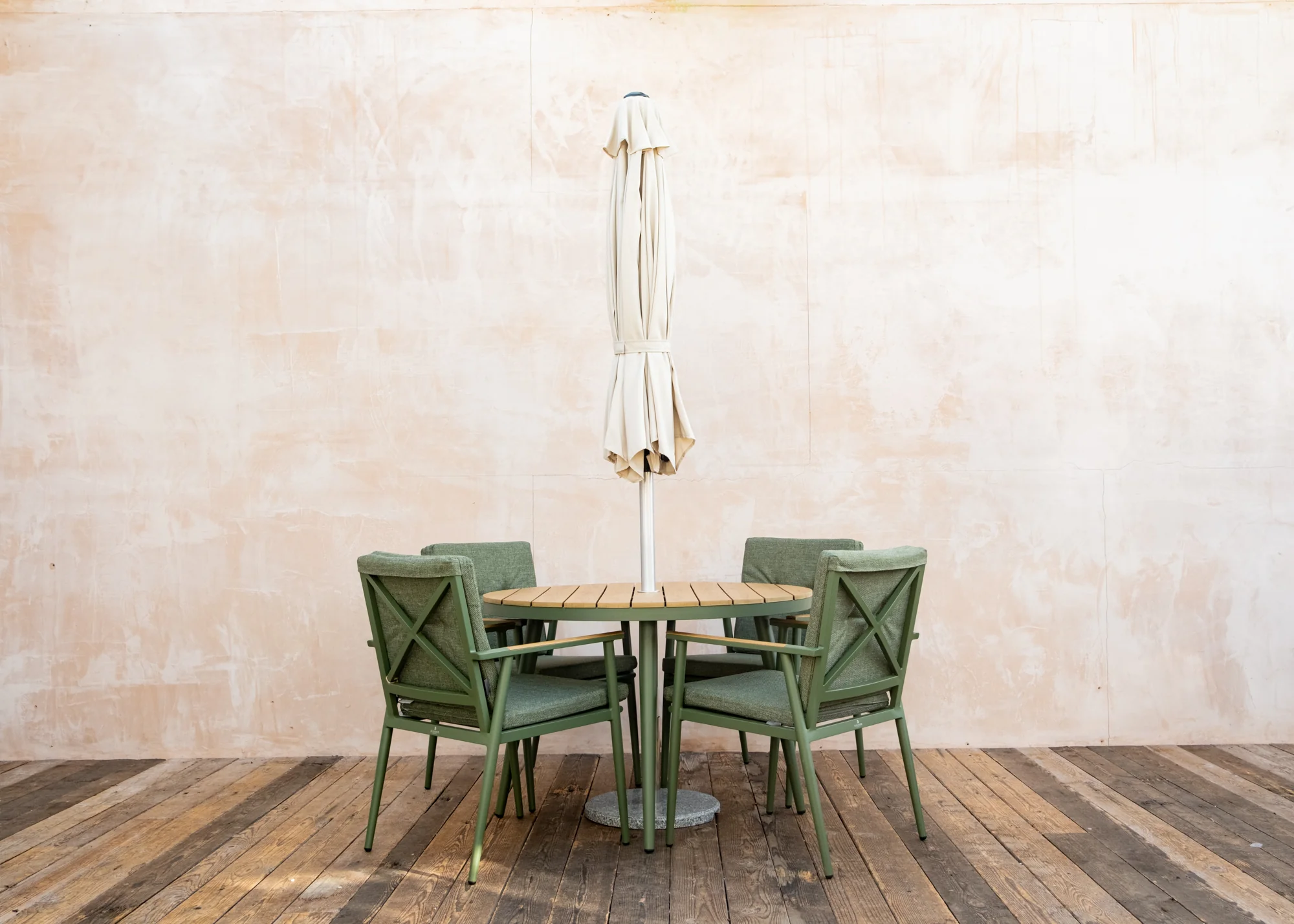 Buxus Four Seater Round Dining Set - Image 3