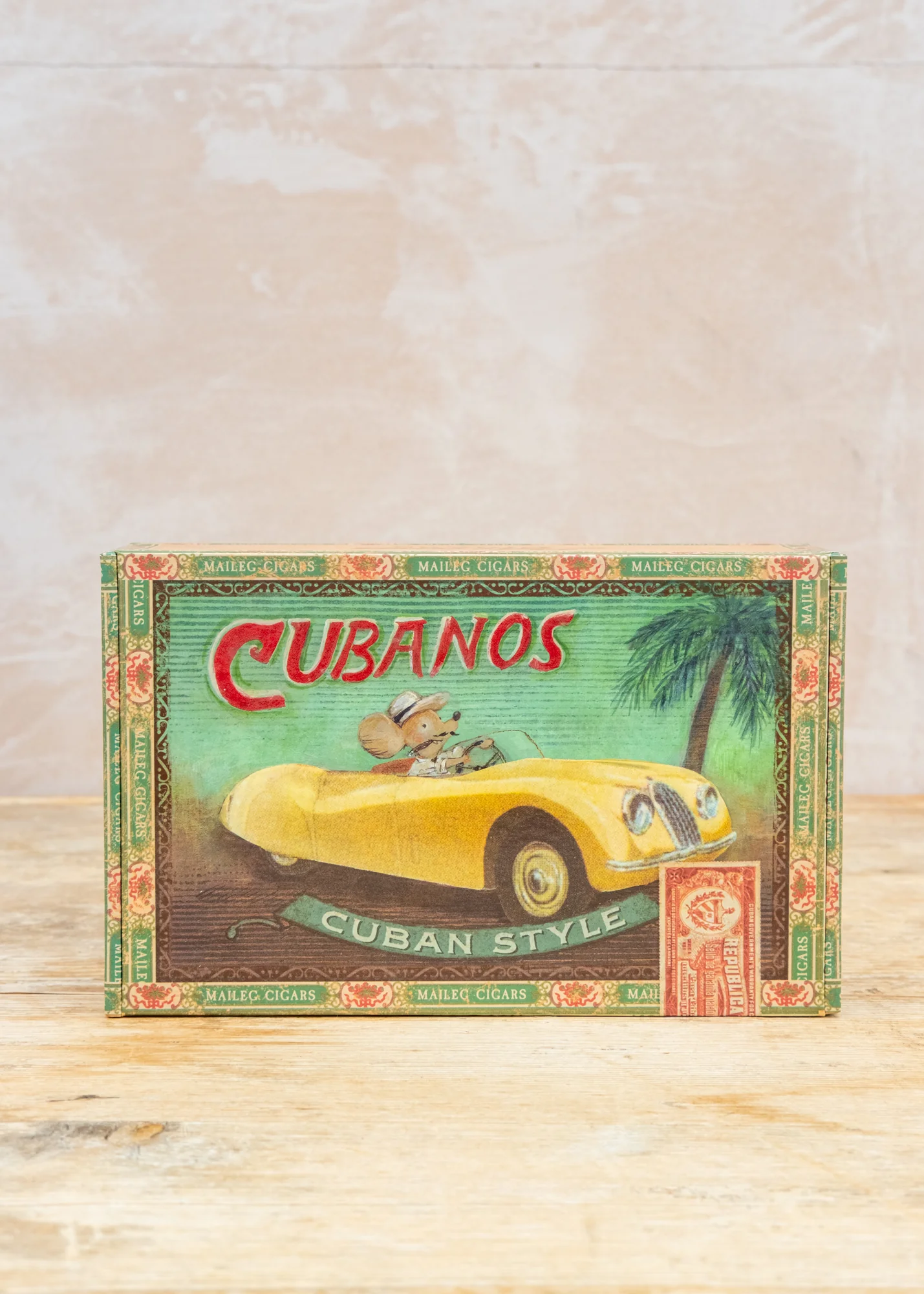 Grandma and Grandpa Mice in Cigarbox - Image 3