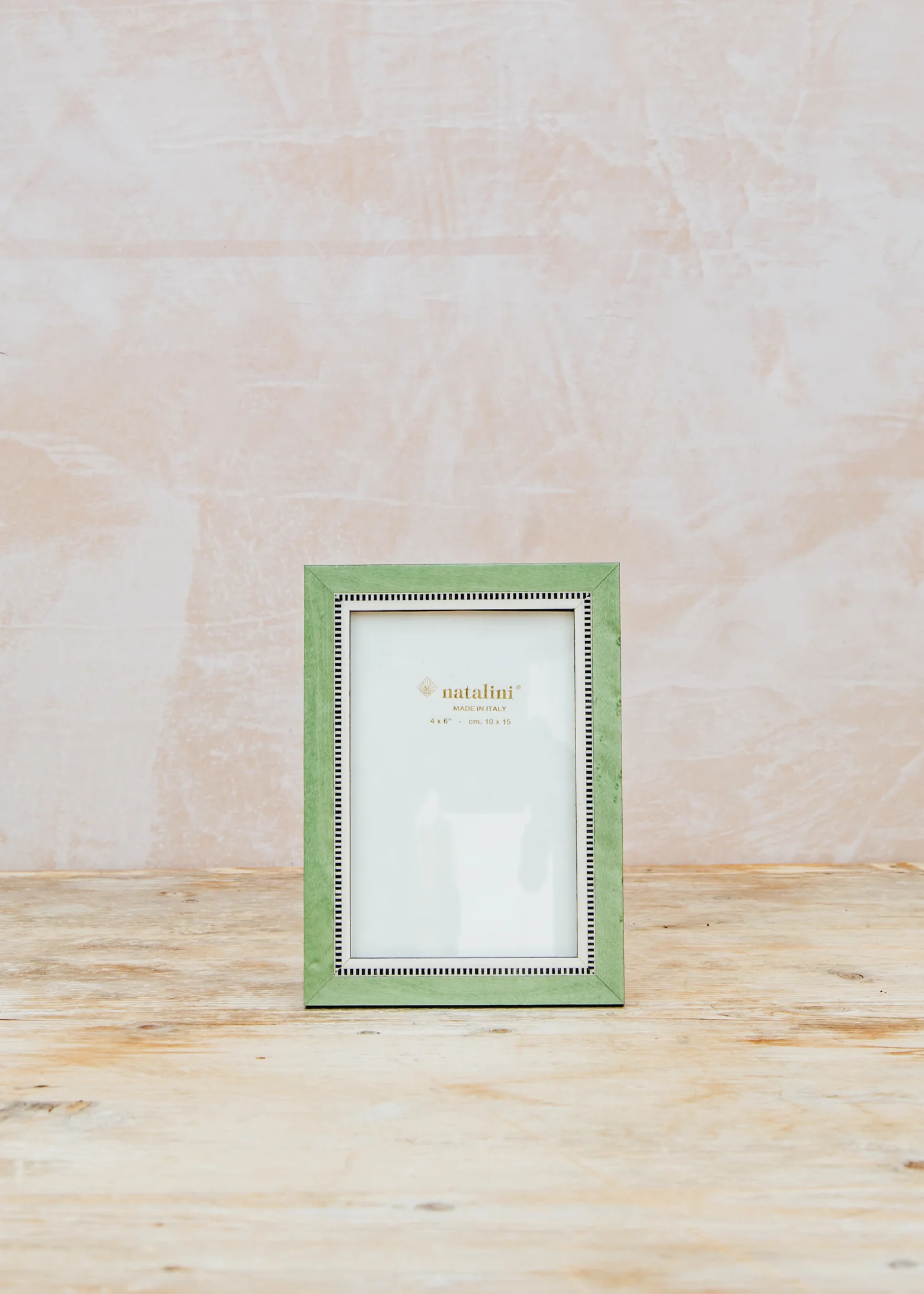 Miky Verdino Frame, for 4x6" photographs