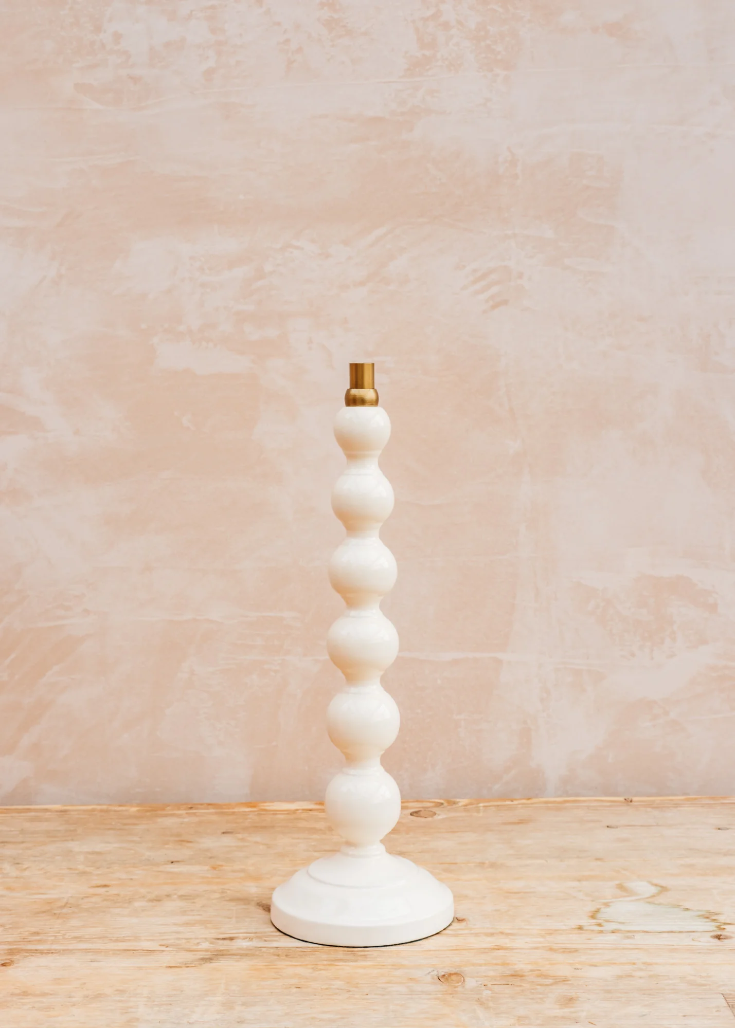 Lillee Rechargeable Lamp in White Lacquered Wood - Image 4