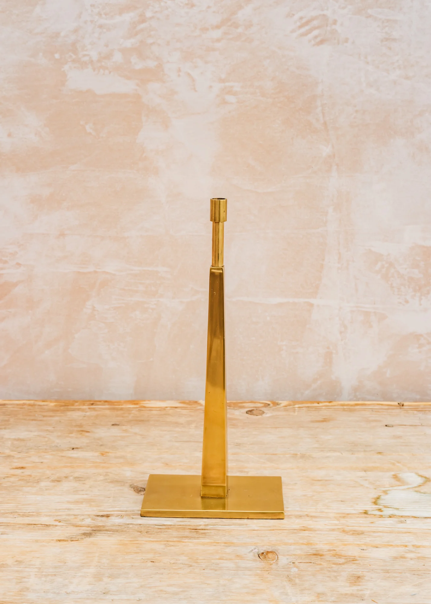 Tiny Trafalgar Rechargeable Lamp in Antique Brass - Image 2