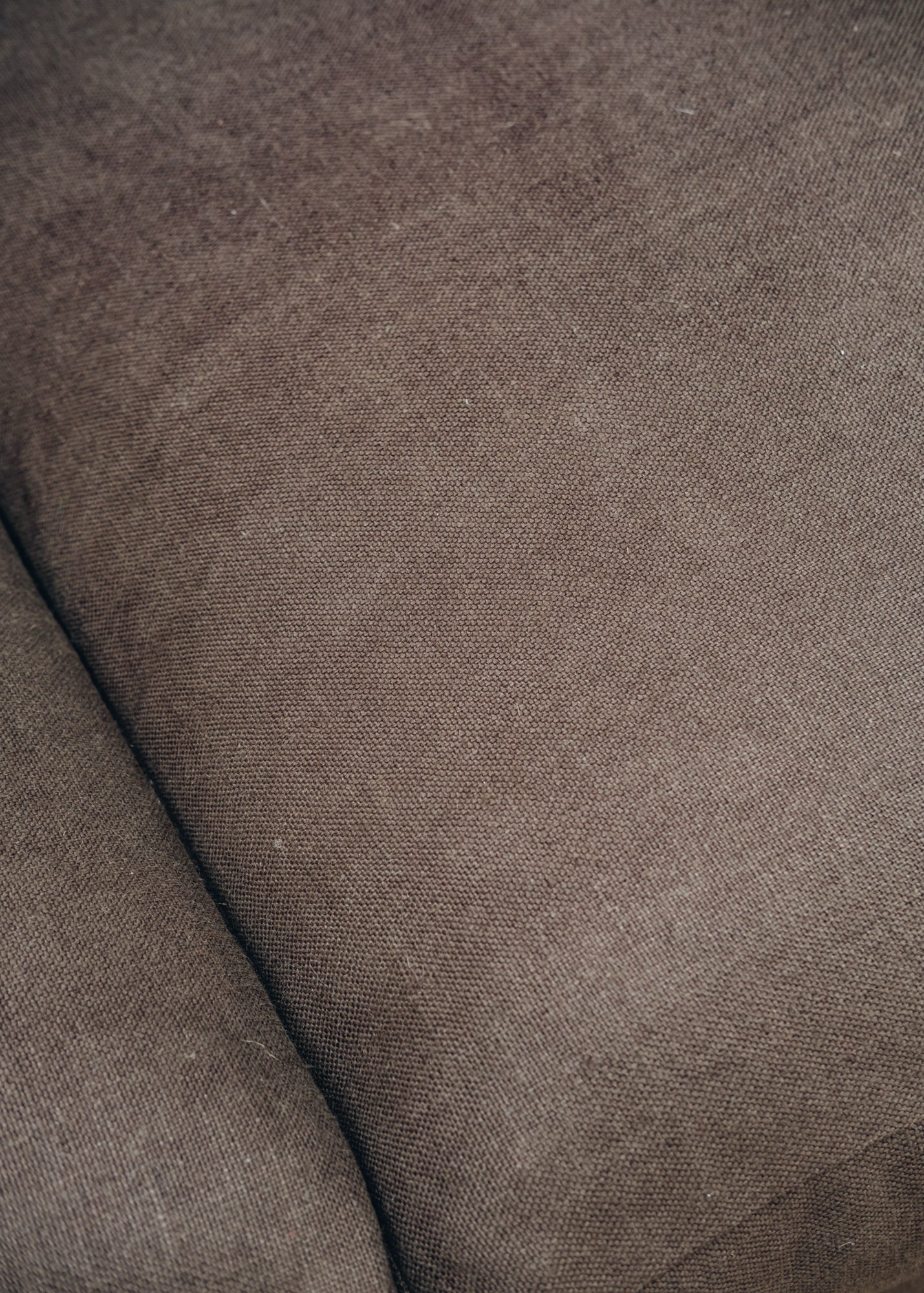Rosa Sofa in Walnut Slubby Linen - Image 4
