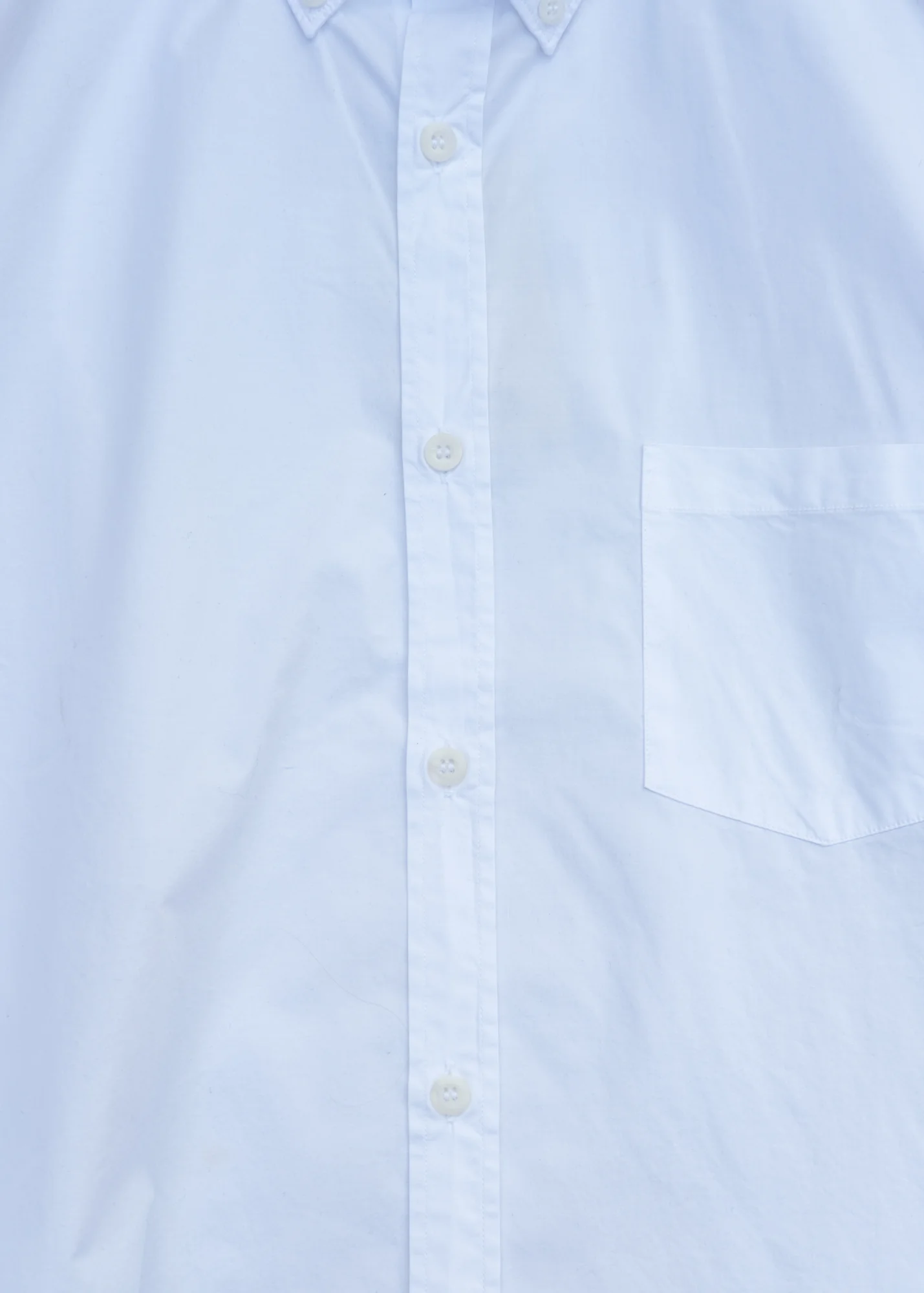 Button Down Poplin Shirt in White - Image 3