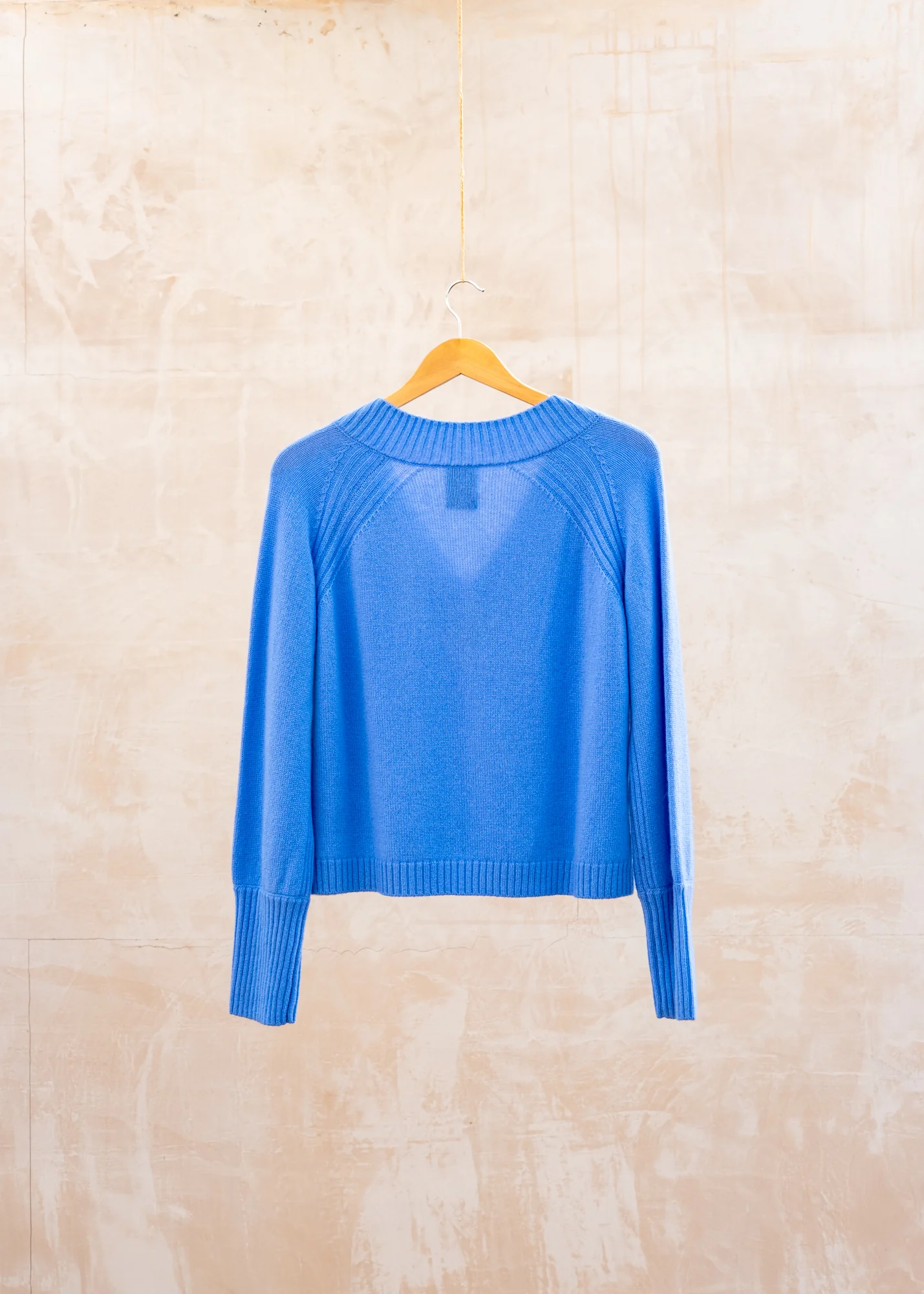 Jovie Raglan V-Neck Jumper in Déjà Vu Blue - Image 2