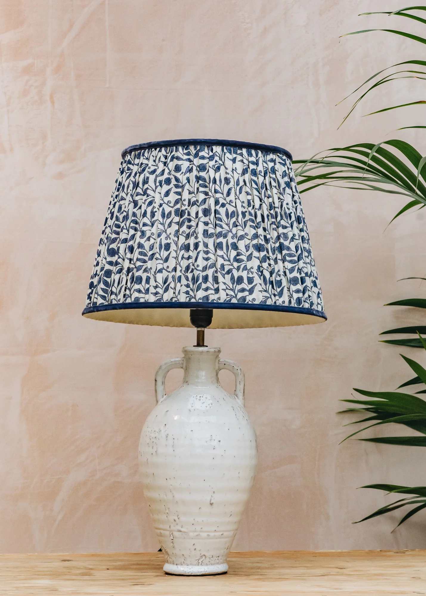 White Ampulla Lamp - Image 2
