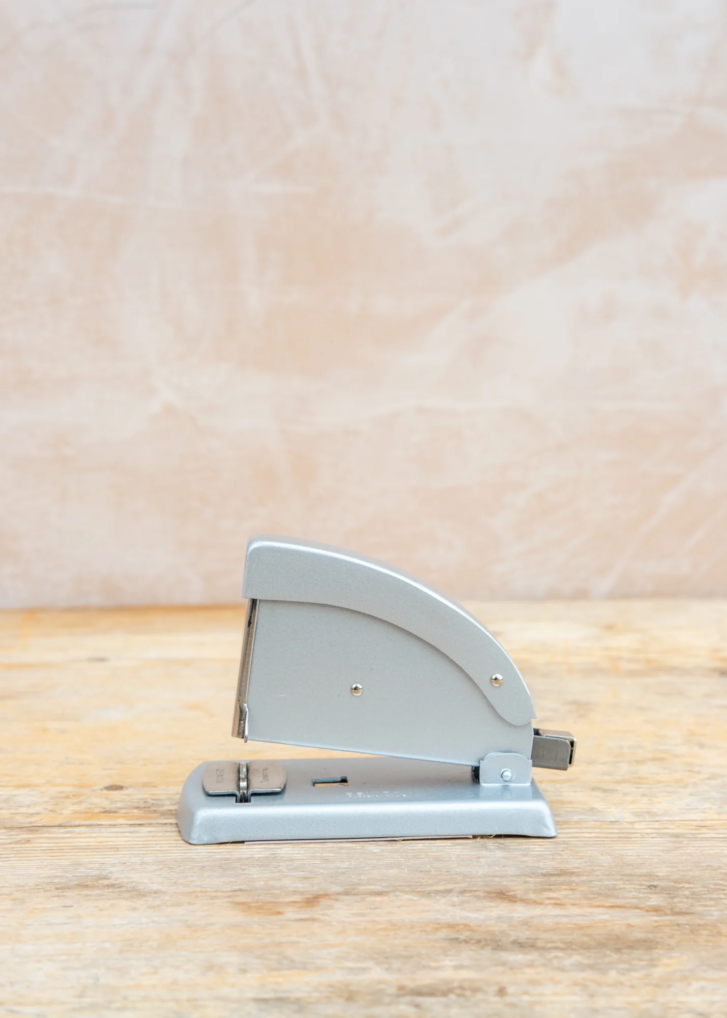 Stapler 520 in Aluminium - Image 2